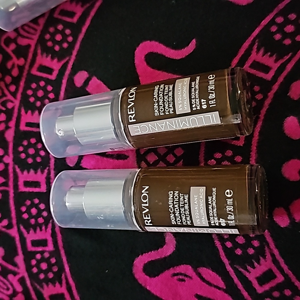 Lot of 2 Revlon Illuminance Foundation